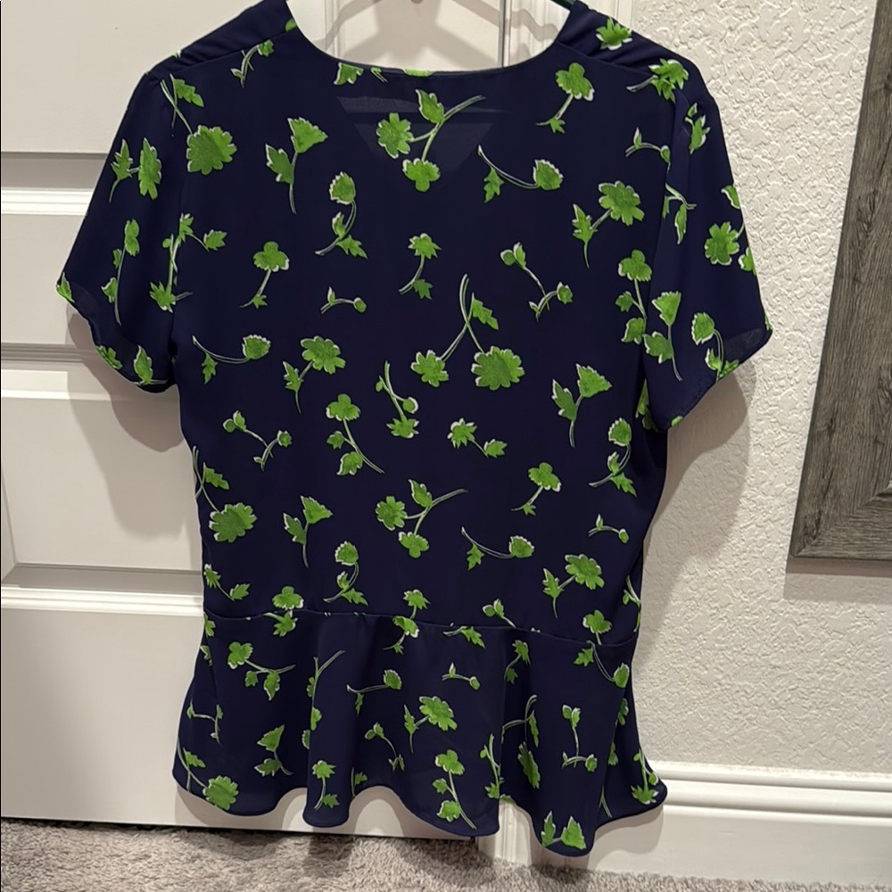 Banana Republic Navy Blue Floral V-Neck Peplum Top - Picture 4 of 4